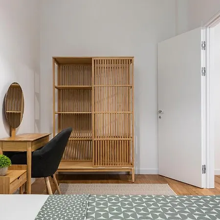 Vertigo One Bedroom - Free Private Parking-fast Wi-fi Apartmán