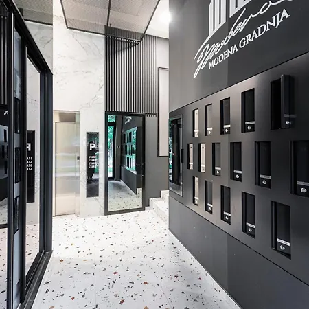 Vertigo One Bedroom - Free Private Parking-fast Wi-fi Apartmán Novi Sad