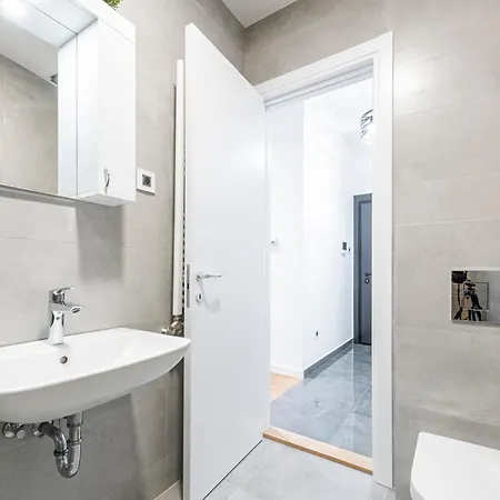 Vertigo One Bedroom - Free Private Parking-fast Wi-fi Daire