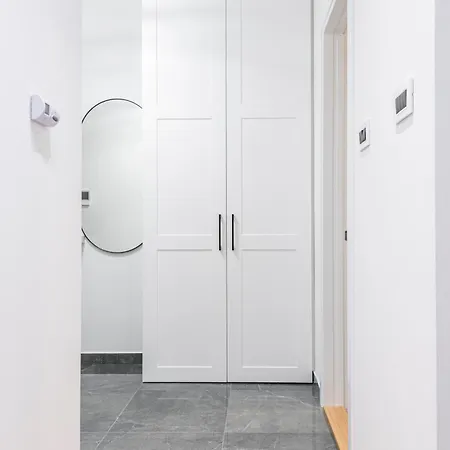 Vertigo One Bedroom - Free Private Parking-fast Wi-fi דירה נובי סאד